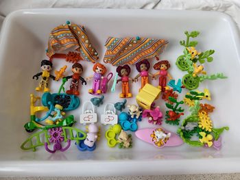 Lot de figurines kinder