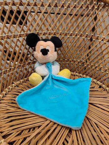 Doudou mouchoir Mickey Bleu nuage