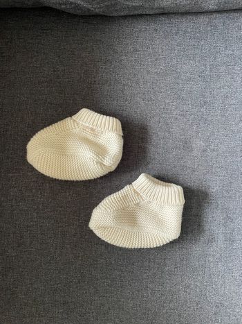 Chaussons maille beige Petit Bateau naissance