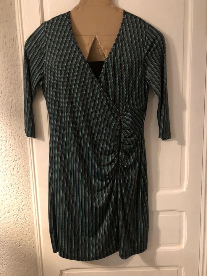 AN14: Robe cache-cœur imprimée avec zip coté T 44/46 Portée 1 fois