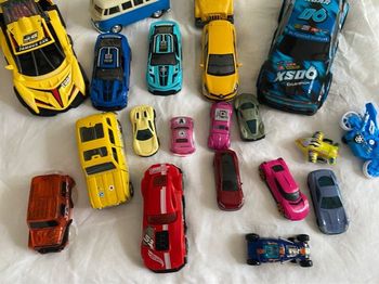 Voitures diverses lot de 18 env