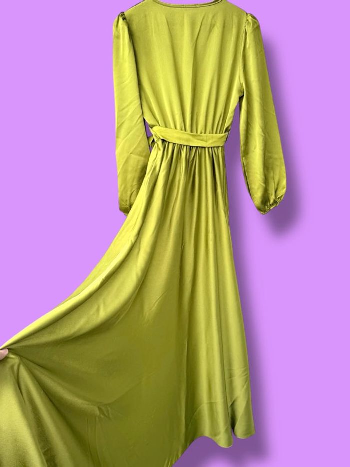 Robe de soirée satinée verte - photo numéro 5