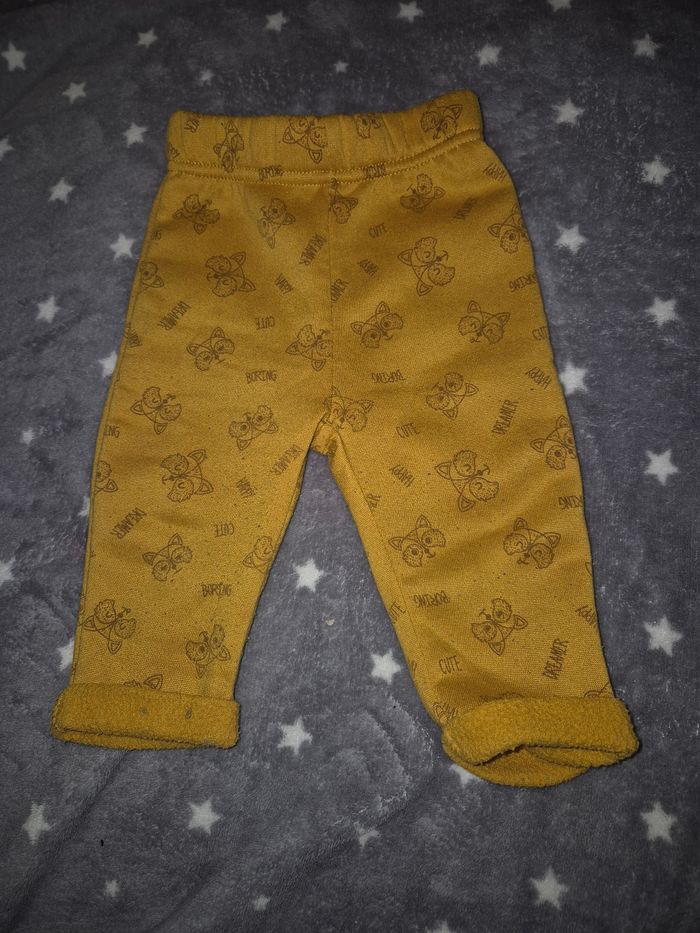 Lot pantalons 6 mois - photo numéro 3