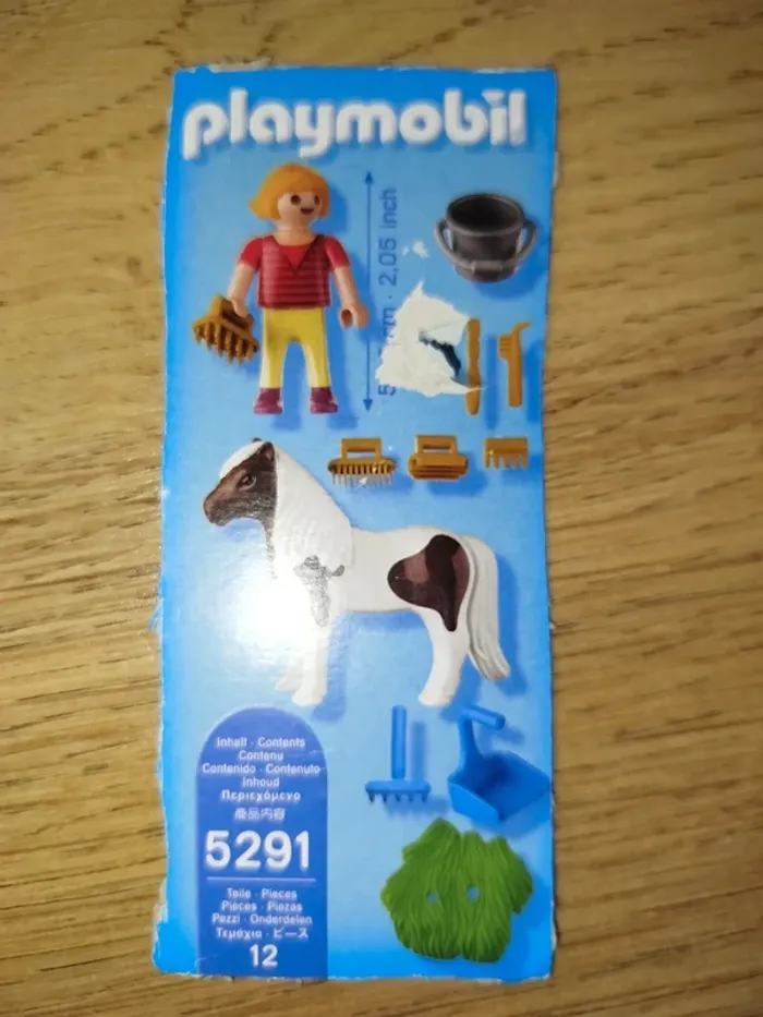 Fille avec son poney Playmobil - photo numéro 3