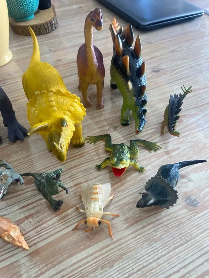 Gros lot de dinosaures - photo numéro 4