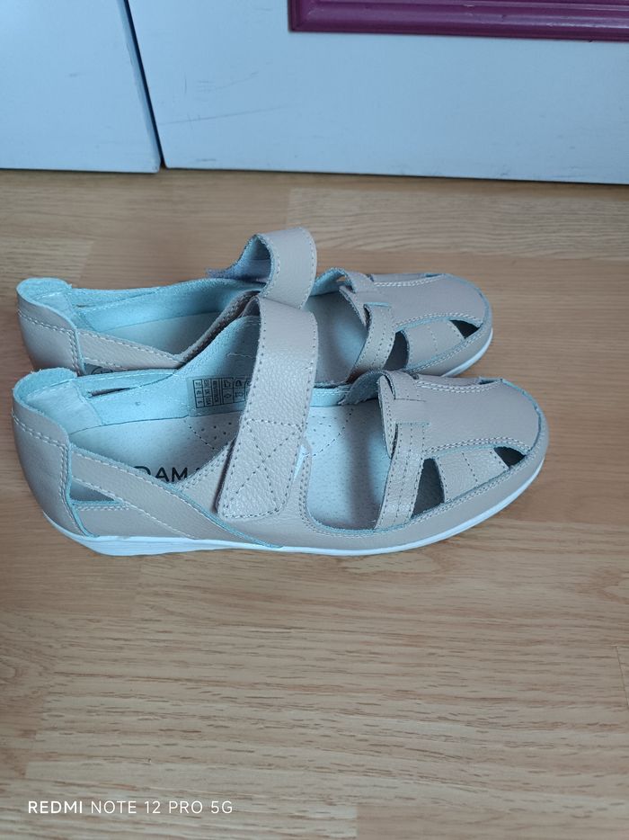 Ballerines beige cuir Damart neuves p.37 - photo numéro 3