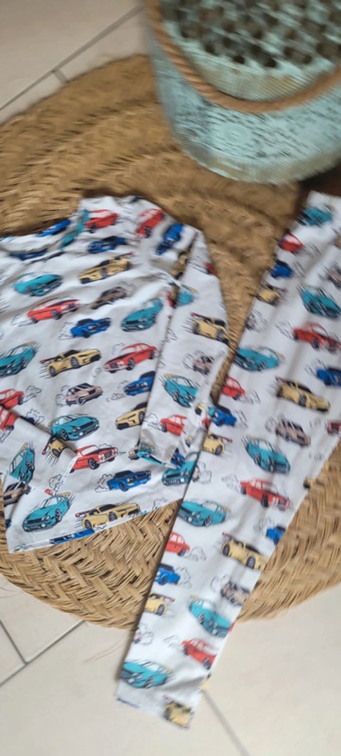 Joli pyjama garçon voiture Taille 7 ans - photo numéro 4