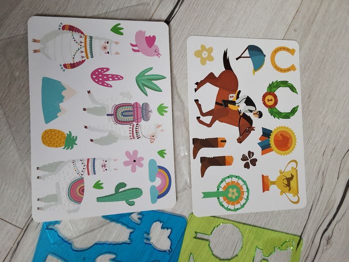 Règle de dessin pochoir à dessiner motifs lama, Mexique et cheval, médaille équitation et coloriages Neuf - photo numéro 3