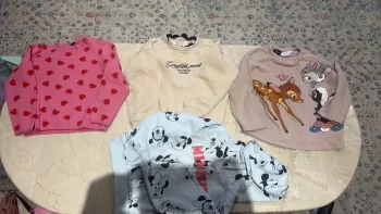 Lot de 4 pulls / sweat
