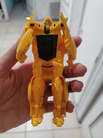 Voiture transformers bumblebee