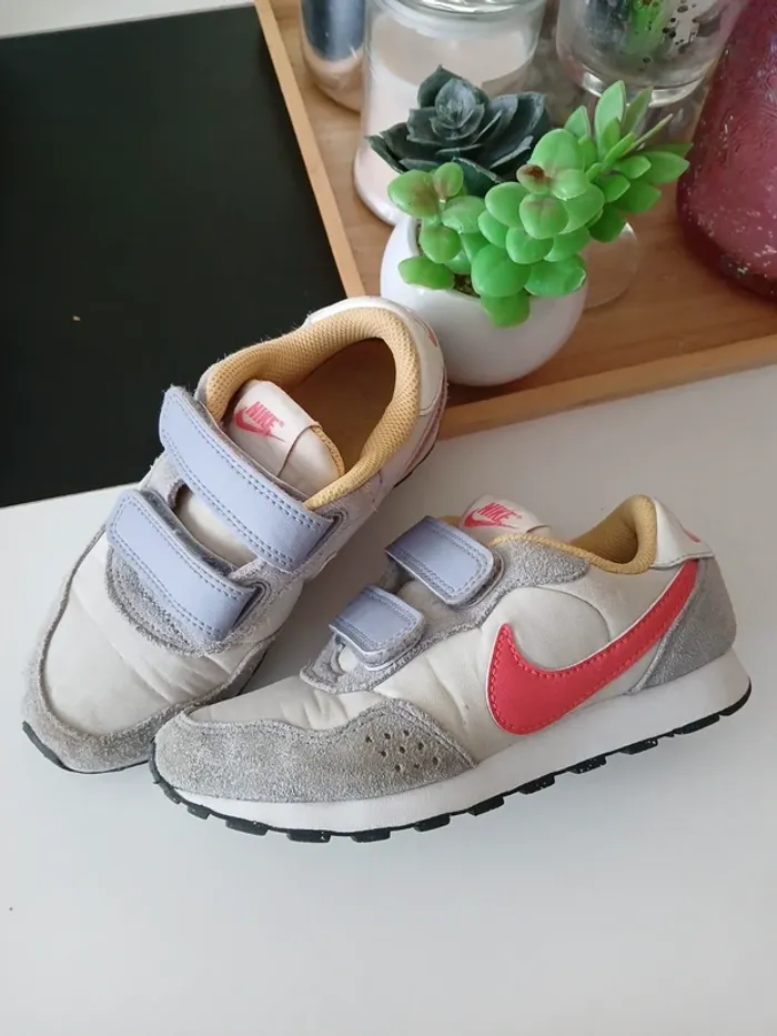 Jolie Basket Nike pour enfant fille Taille 29,5🌿💝 - photo numéro 3