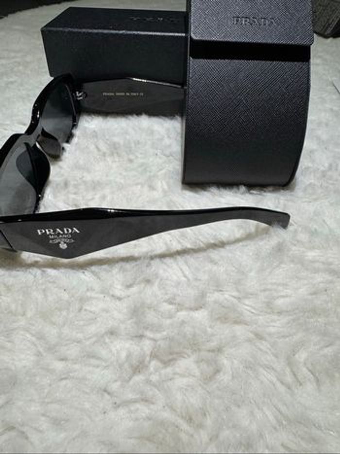 Lunette de soleil prada - photo numéro 2