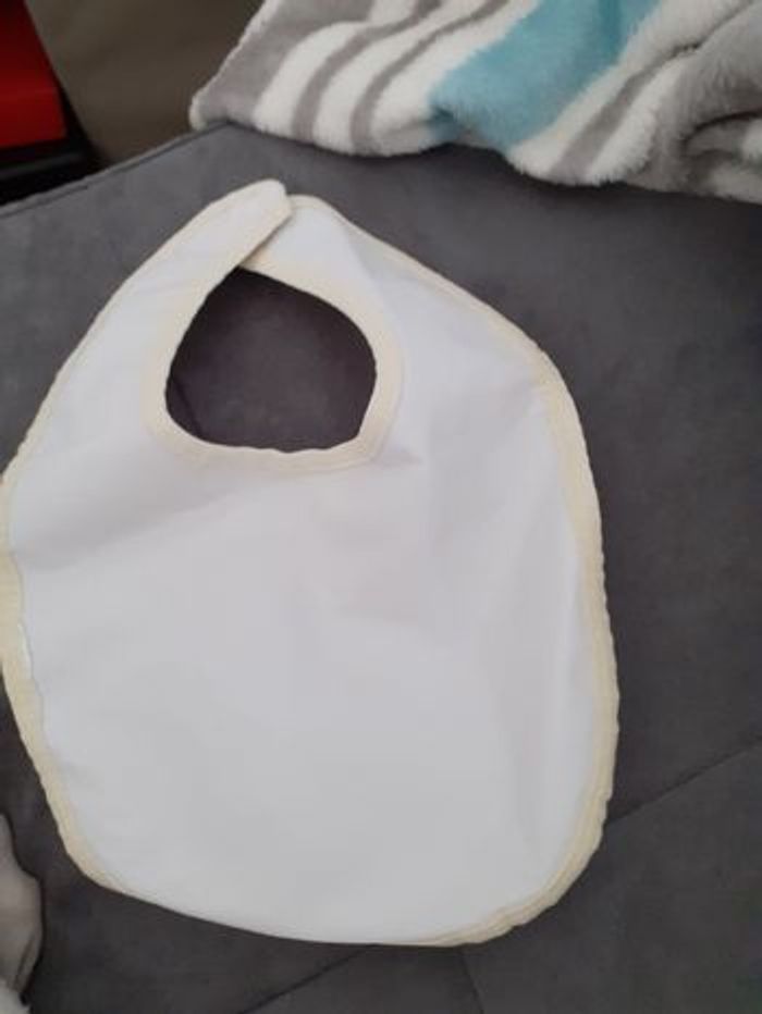 Bavoir - photo numéro 2