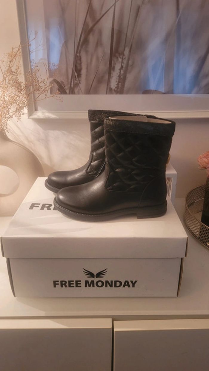 Bottes neuves cuir taille 27 - photo numéro 7