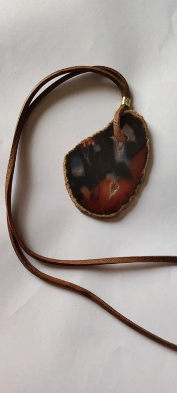 Collier tranche d'Agathe avec lien cuir