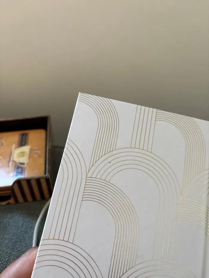 Petit carnet A5 blanc à tranche dorée - photo numéro 4