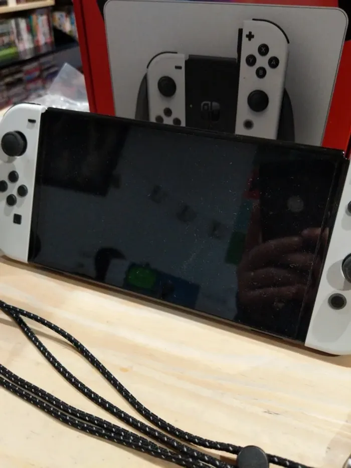 Nintendo Switch OLED - Blanche - photo numéro 5