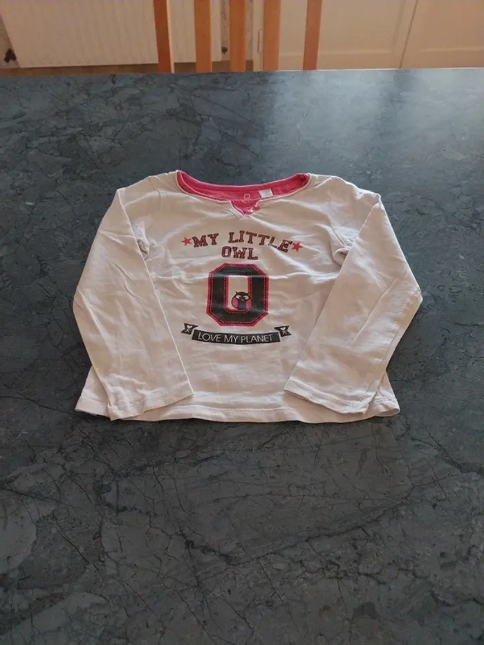 2 t-shirts manche longue 5 ans - photo numéro 4