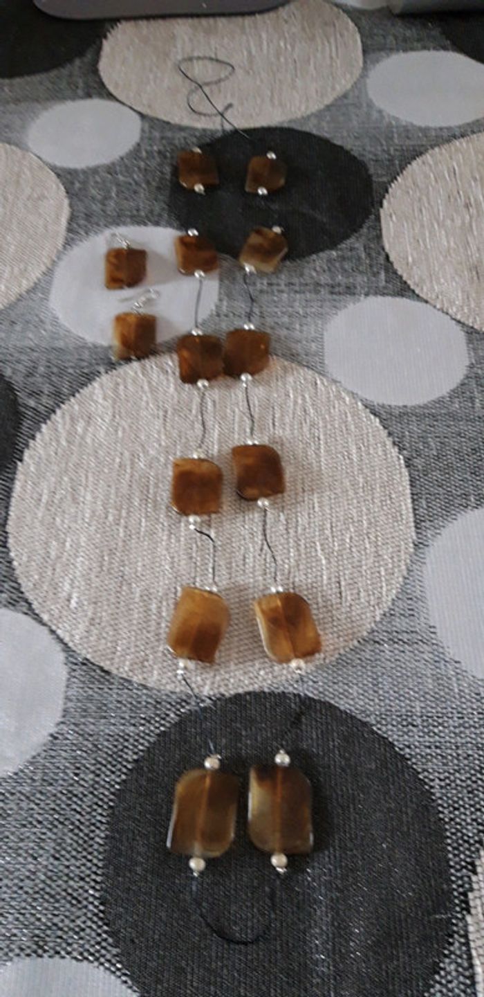 Collier, boucles d'oreilles
