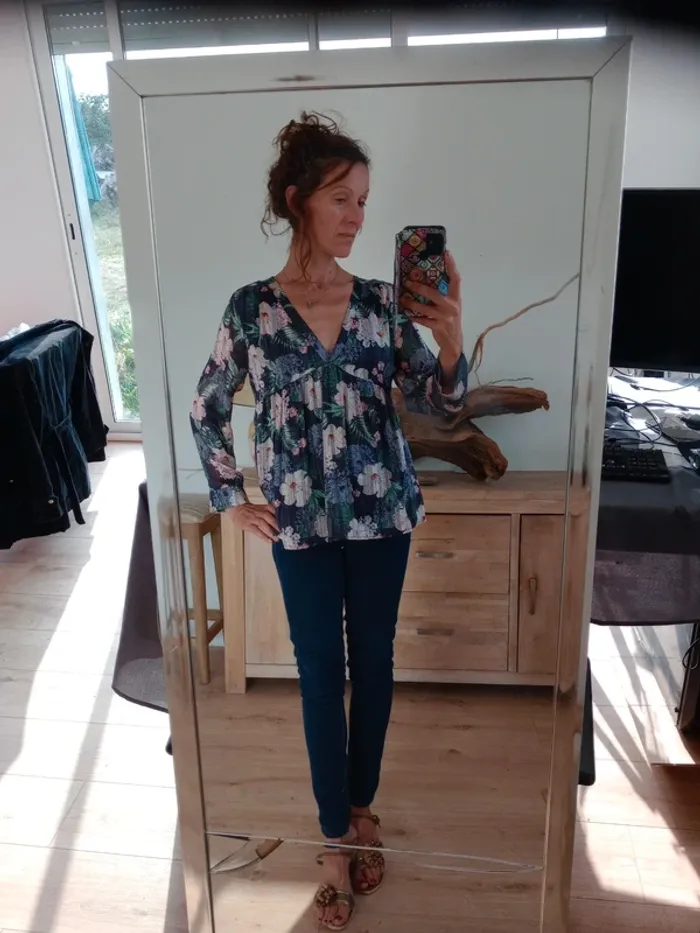 Blouse femme 40 fleurie pastel bleu marine c26