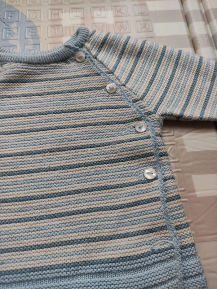 Petit gilet tricoté bébé garçon 1 mois - photo numéro 2