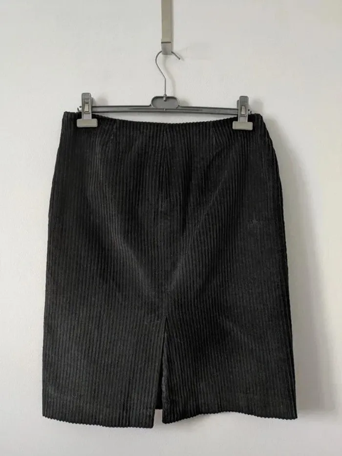 Jupe vintage en velours côtelé - Saint Hilaire - taille 42 - photo numéro 2