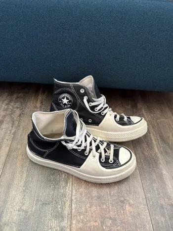 Converses montantes taille 44,5