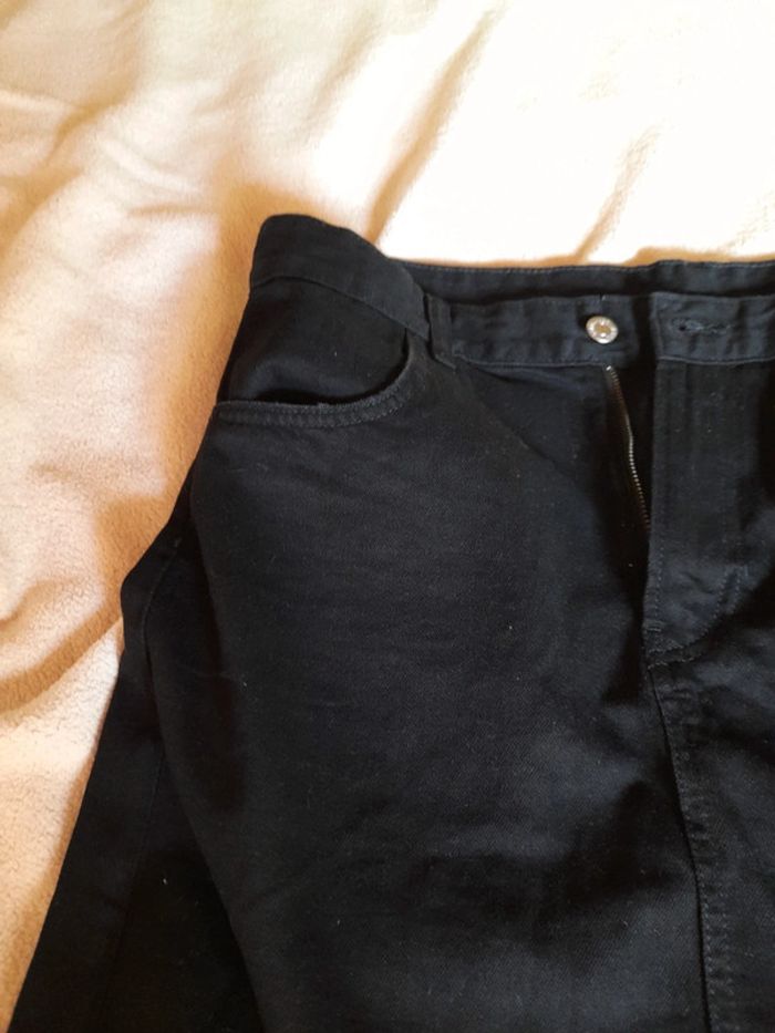 Jupe noire - photo numéro 2