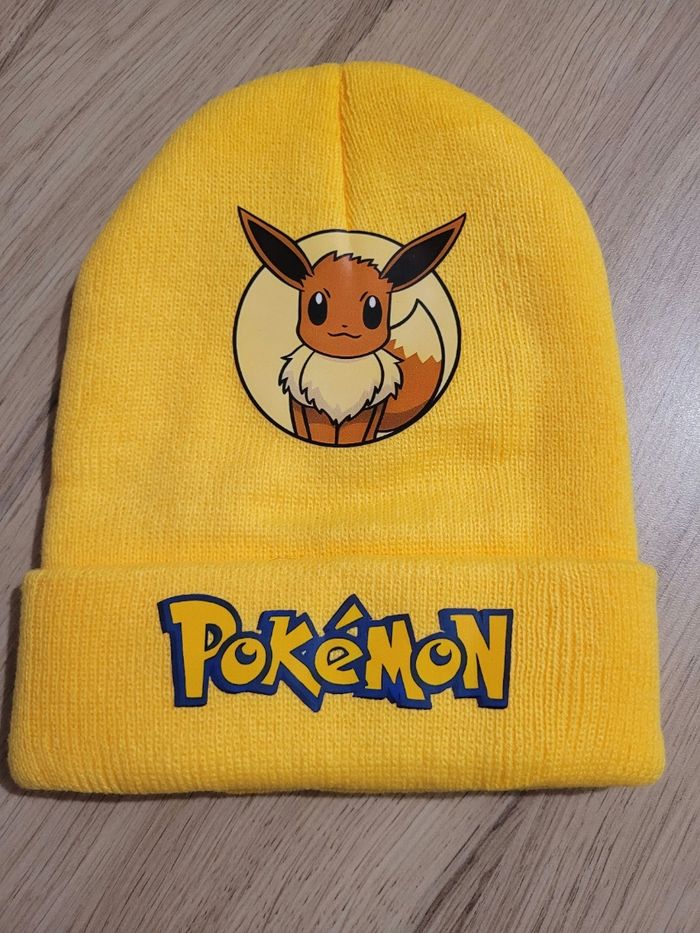 Bonnet garçon Pokemon en très bon état.