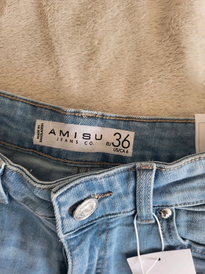 Superbe short neuf. - photo numéro 2
