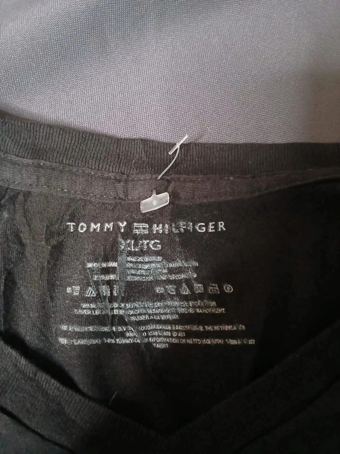 T-shirt tommy hilfiger col V xl - photo numéro 5