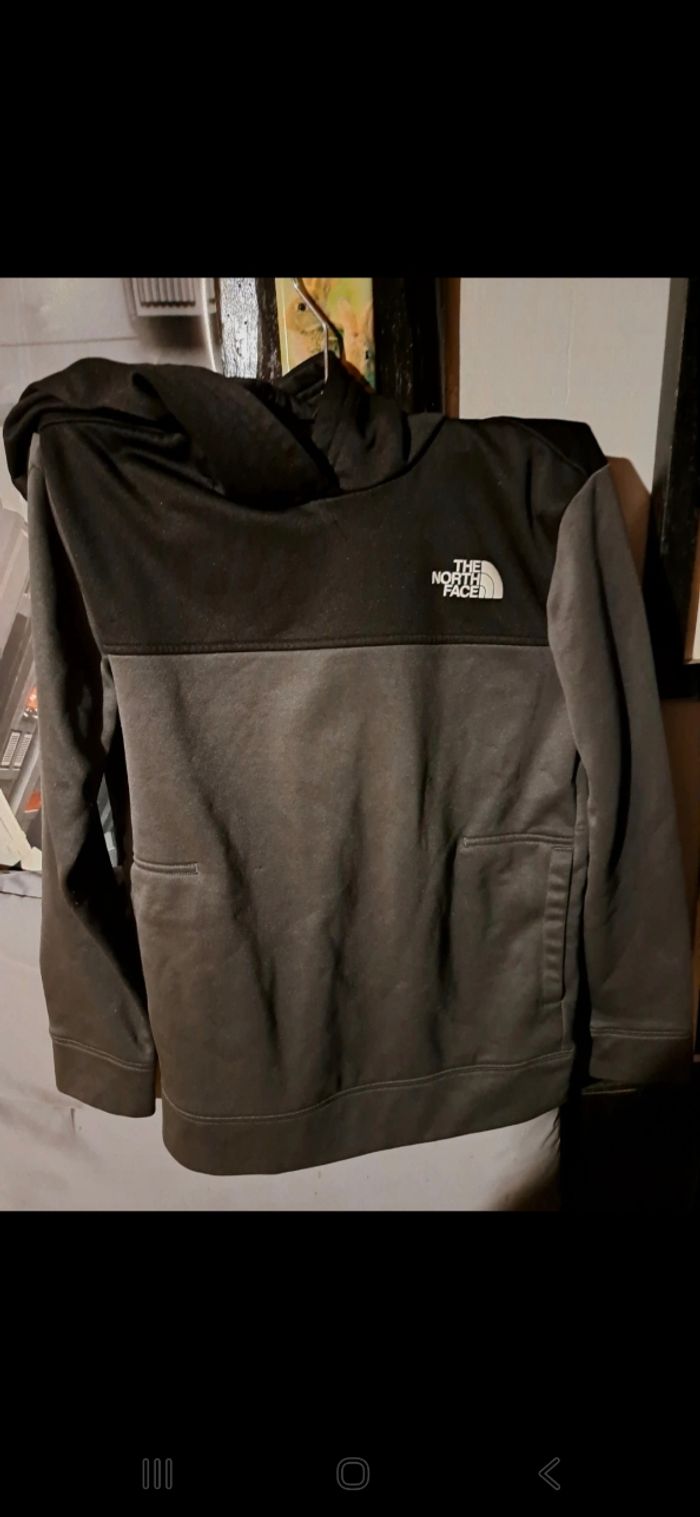 Pull a capuche taille s
