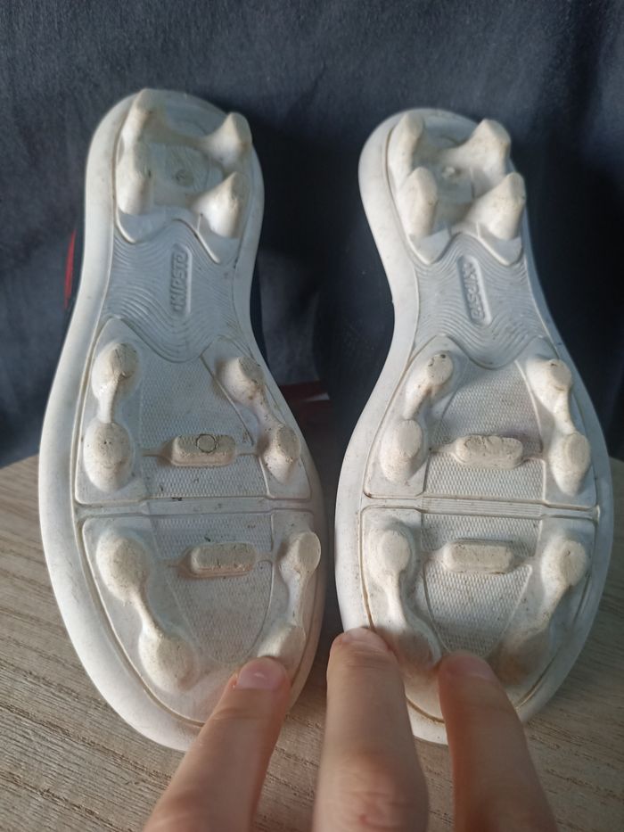 Chaussures foot/rugby kipsta 29 - photo numéro 3