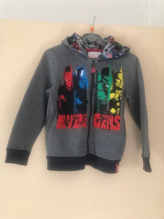 Gilet gris 6 ans Avengers