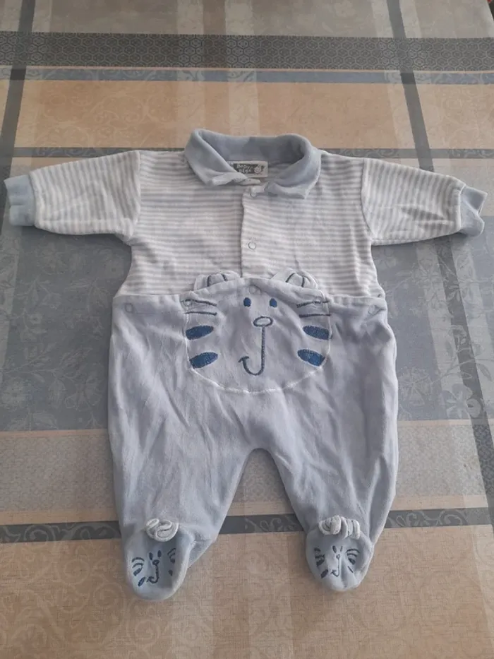 Lot de pyjamas - photo numéro 3