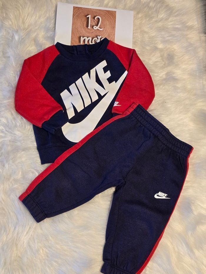💙🤩😍jogging  molleton NIKE   12 mois garçon 💙🤩😍