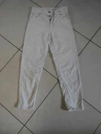 Jeans blanc Mom Stradivarius taille 34