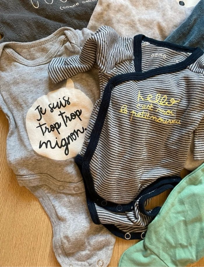 Lot vêtement 1 mois neuf - photo numéro 3