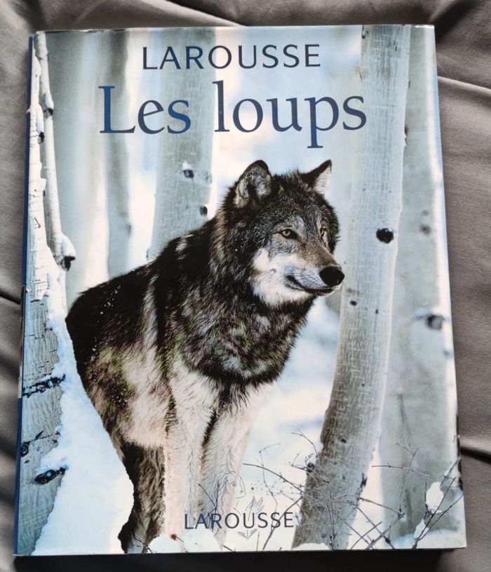 Les loups - Larousse