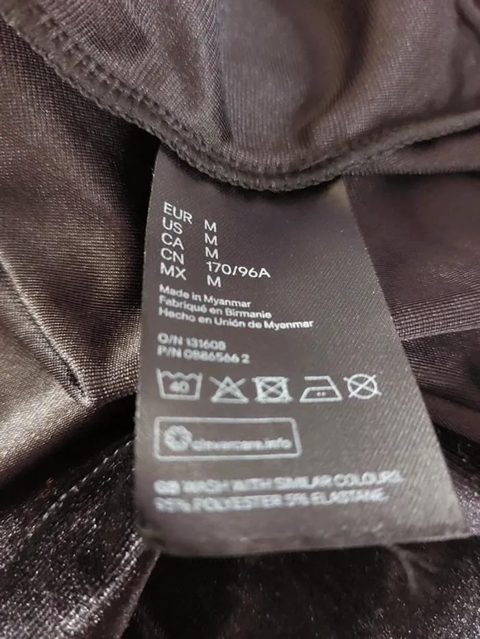 Robe volantée col V en velours ras - photo numéro 7