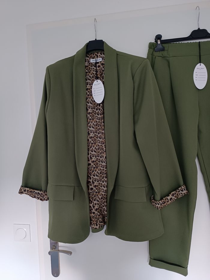 Ensemble femme neuf avec étiquette (140€ - photo numéro 2