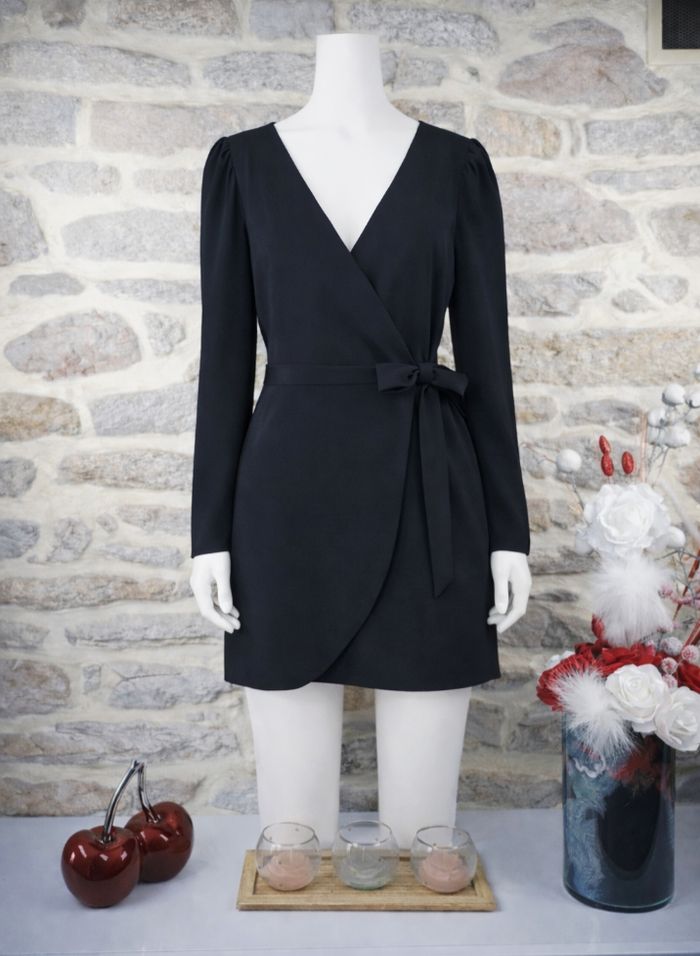 Robe élégance mystèrieuse noire profond Femme taille 54 marque Boohoo 🌺