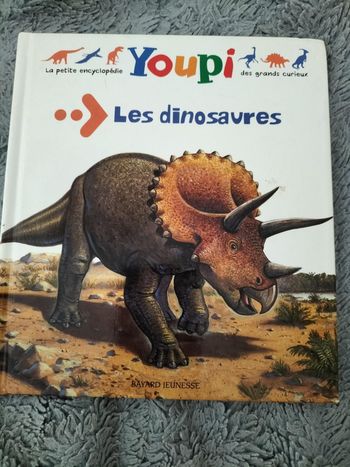 Livre : les dinosaures - petite encyclopédie des grands curieux