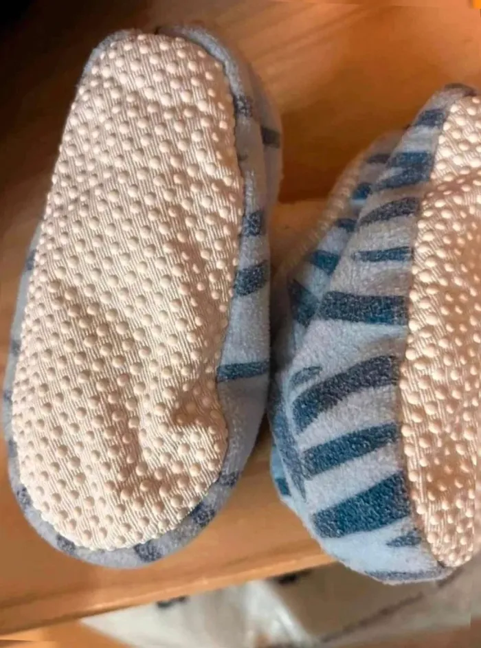 Pantoufle  bébé  antidérapant - photo numéro 2