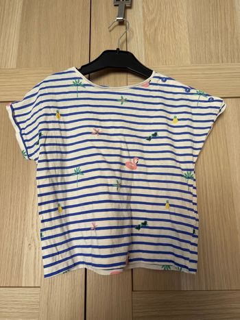 Tee shirt a rayures fleurs/ananas/bouée KIABI t.6ans