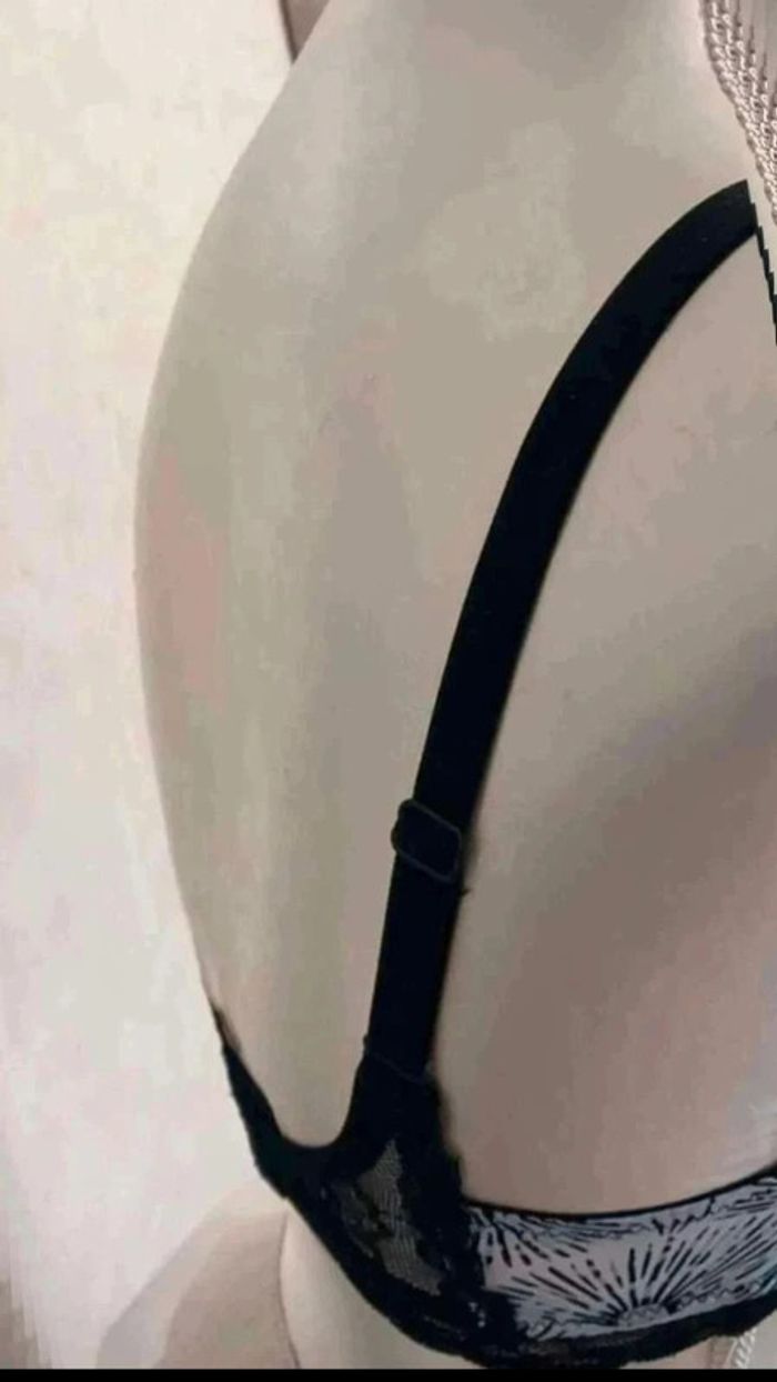 Soutien-gorge - photo numéro 3
