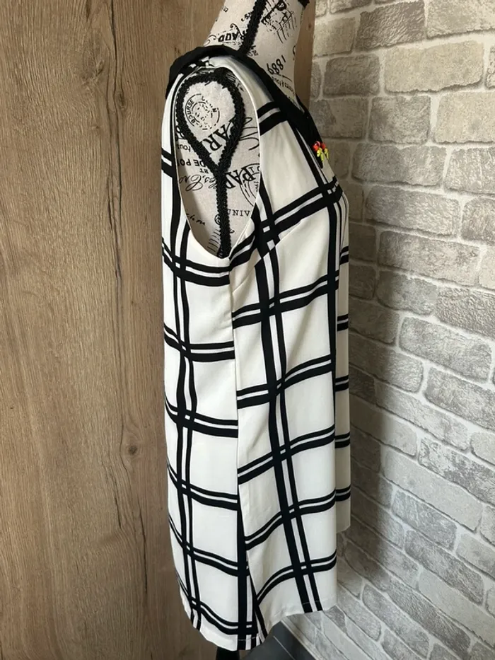Robe à carreaux taille 2 - photo numéro 4