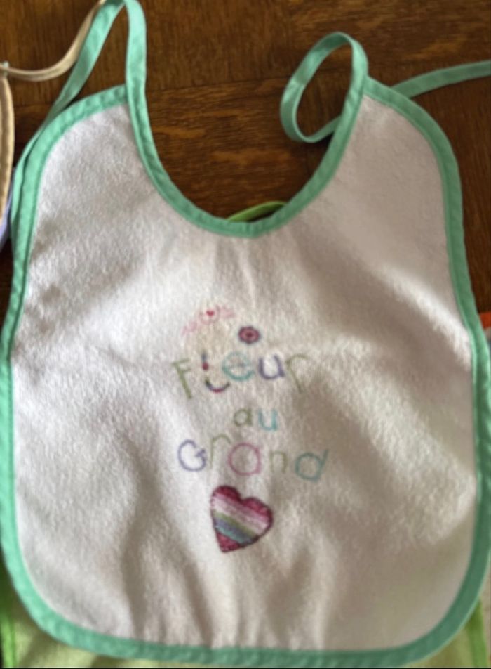 Lot de 8 bavoirs - photo numéro 2