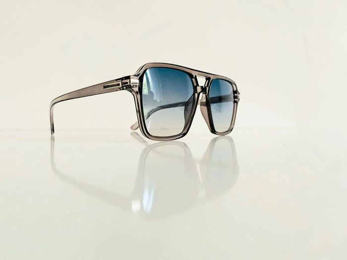 Lunette de soleil mixte grise transparente verres bleus dégradés UV protection catégorie 2 - photo numéro 7