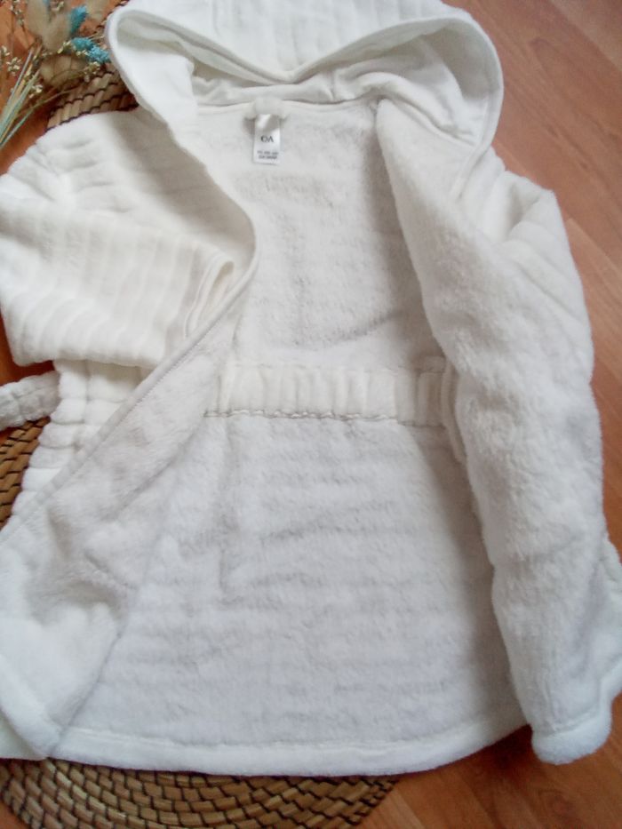 Peignoir blanc à capuche C&A taille 24/36 mois - photo numéro 7